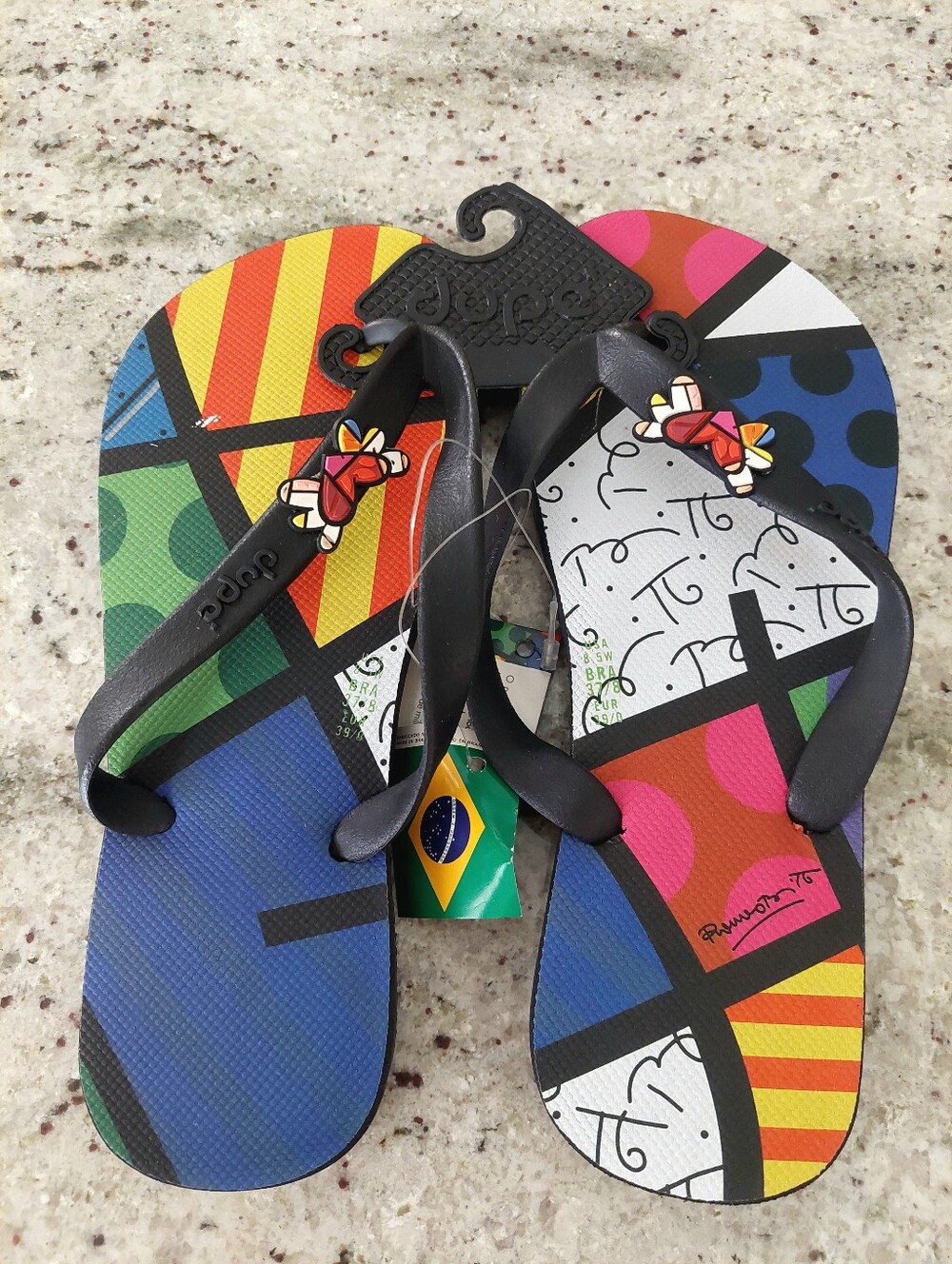 Authentic Dupé Flip Flops Romero Britto "Landscape"  Size 7/8 NWT